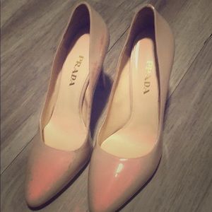 Prada Pumps !